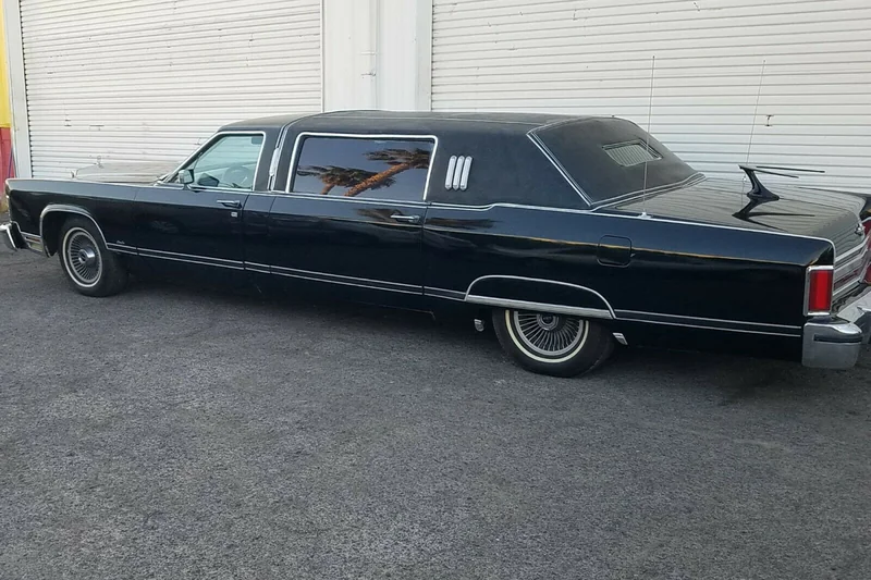 1977 Lincoln Towncar Limousine 10