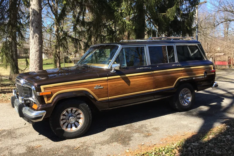 1985 Jeep Grand Wagoneer Base 8