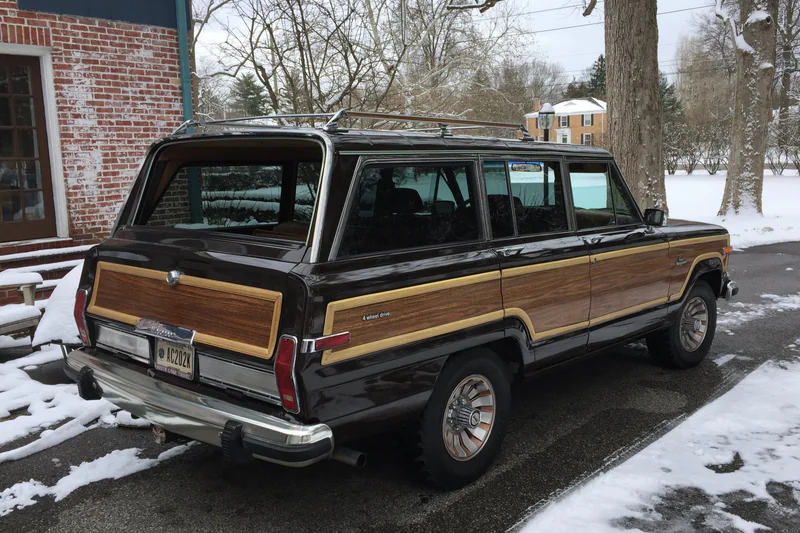 1985 Jeep Grand Wagoneer Base 14