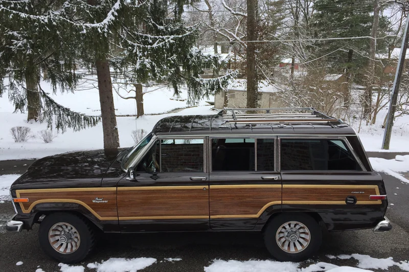 1985 Jeep Grand Wagoneer Base 9