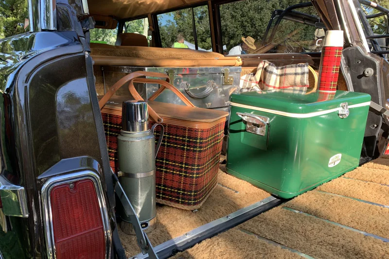 1985 Jeep Grand Wagoneer Base 6