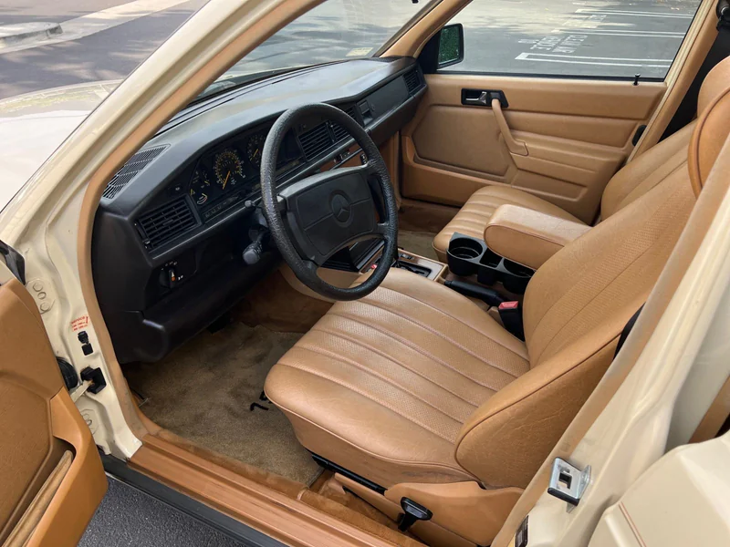 1988 Mercedes-Benz 190E 2.3 6