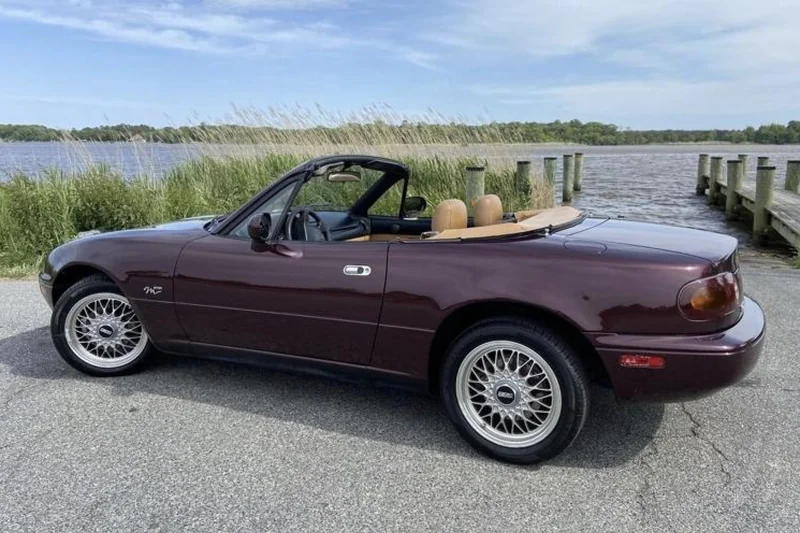 1995 Mazda MX-5 Miata M Edition 2