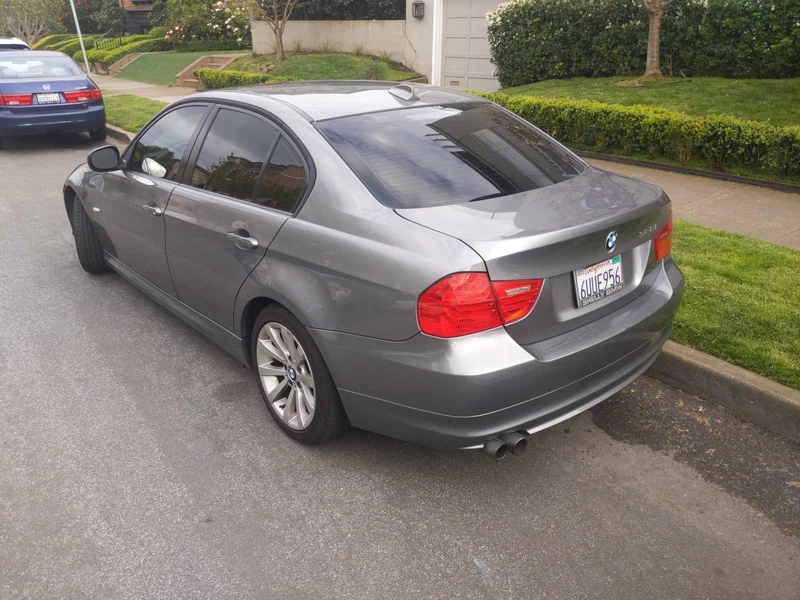2011 BMW 328i Base 2