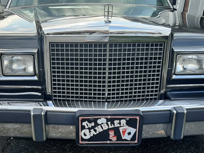 1986 Lincoln Town Car Base 4