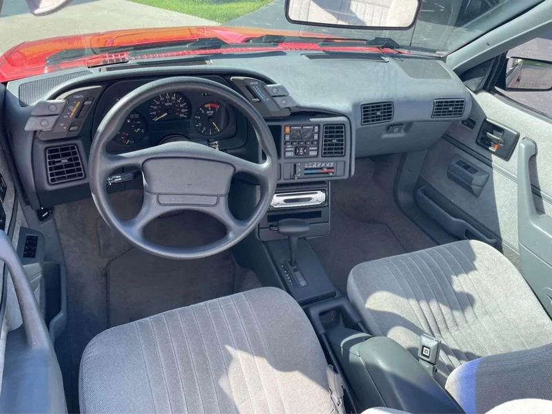1990 Pontiac Sunbird LE 10