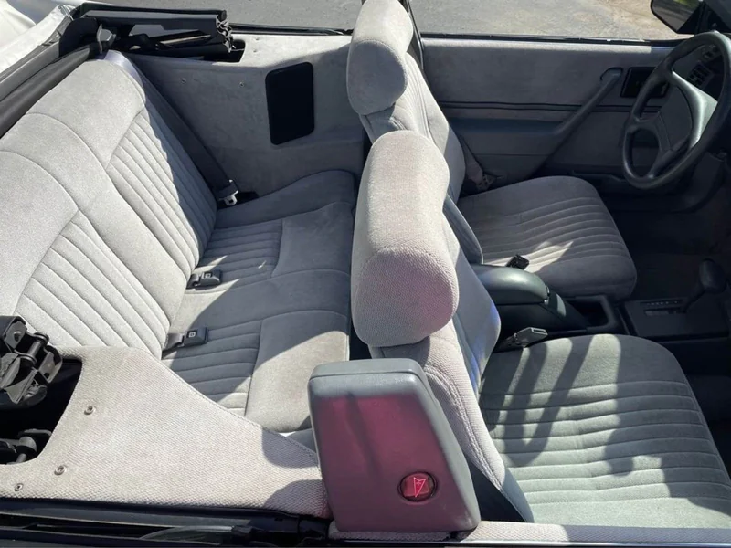 1990 Pontiac Sunbird LE 11