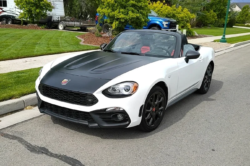 2019 Fiat 124 Spider Abarth 3