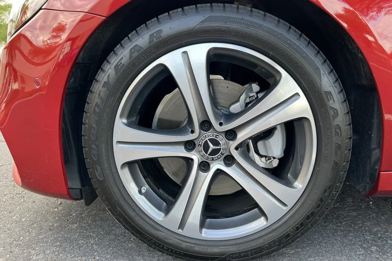 2019 Mercedes-Benz E300