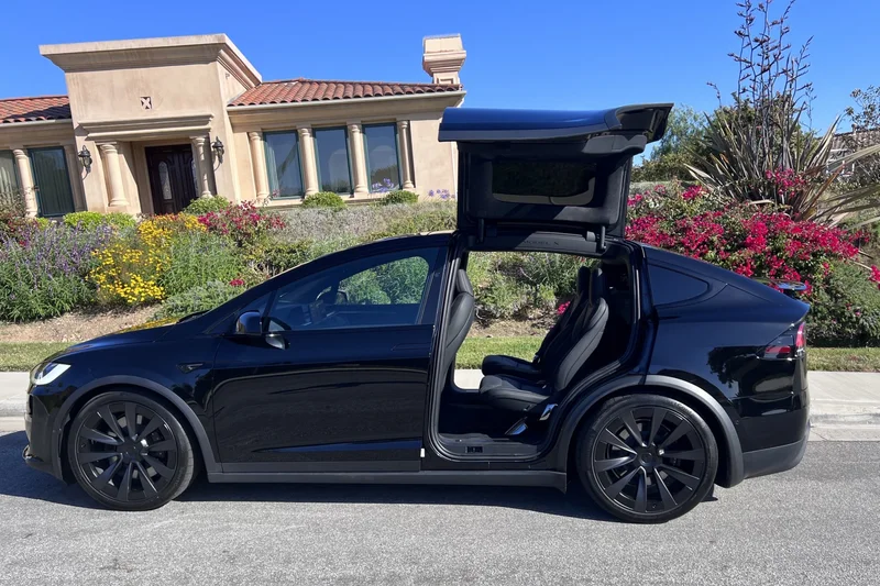2022 Tesla Model X (Truck)