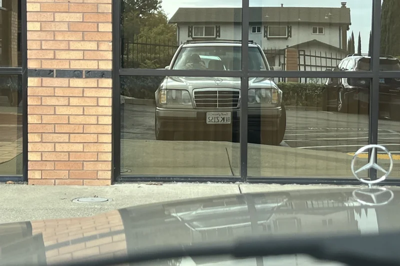 1995 Mercedes-Benz E320