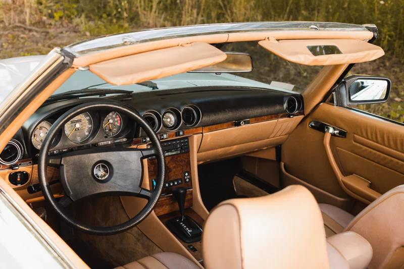 1984 Mercedes-Benz 380SL Base 2