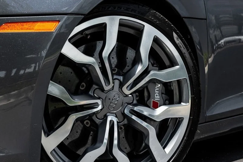 2012 Audi R8 5.2 Quattro 3