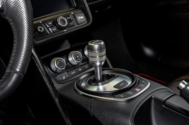2012 Audi R8 5.2 Quattro 6