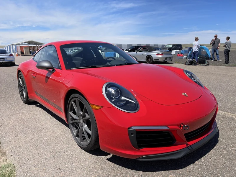 2019 Porsche 911 Carrera 6
