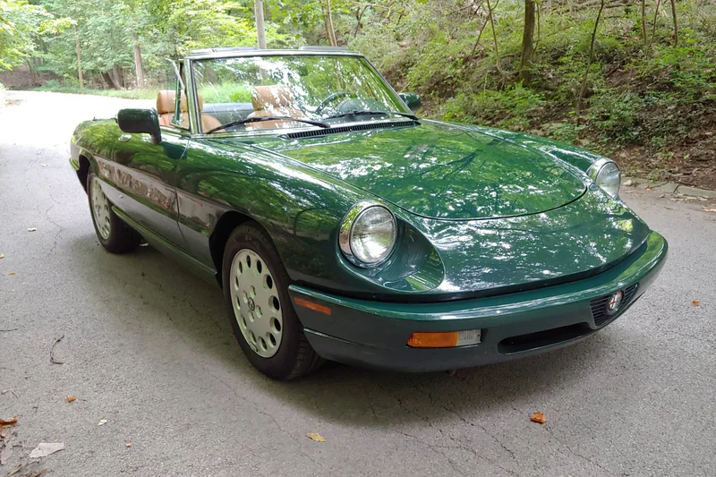 1991 Alfa Romeo Romeo Spider 3