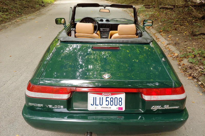 1991 Alfa Romeo Romeo Spider 4