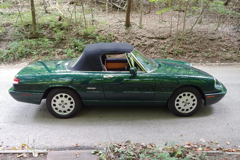 1991 Alfa Romeo Romeo Spider 7