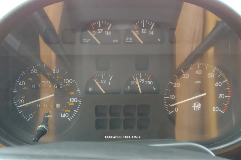 1991 Alfa Romeo Romeo Spider 9