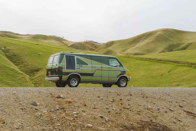 1977 Dodge B200 Tradesman 3