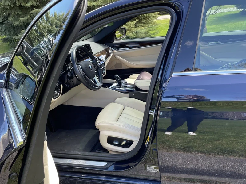 2018 BMW 530e Performance Hybrid w/X-drive 2