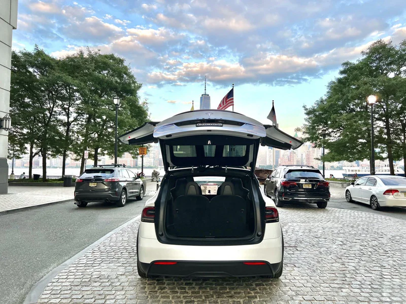 2022 Tesla Model X Plaid 17