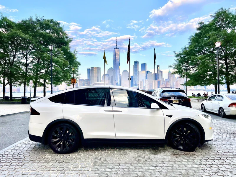 2022 Tesla Model X Plaid 8