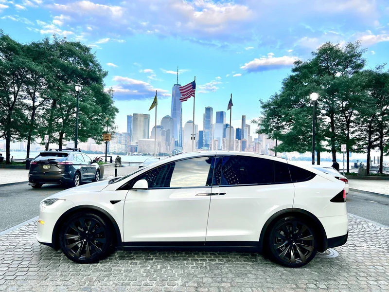 2022 Tesla Model X Plaid 10