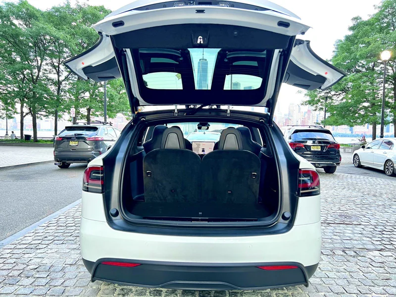 2022 Tesla Model X Plaid 19
