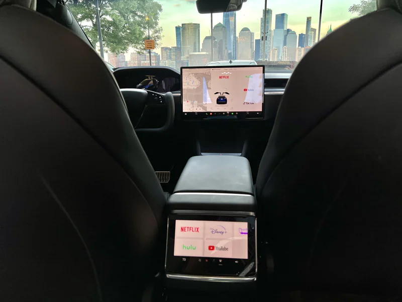 2022 Tesla Model X Plaid 13