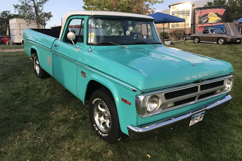 1970 Dodge D100 Pickup 2