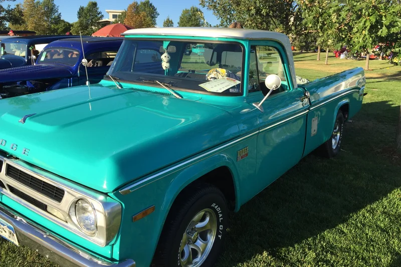 1970 Dodge D100 Pickup 3