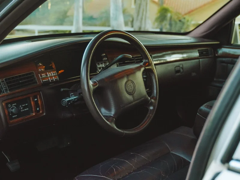 1995 Cadillac DeVille Base 6