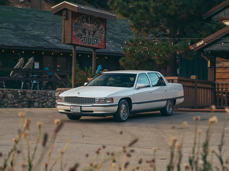 1995 Cadillac DeVille Base 4