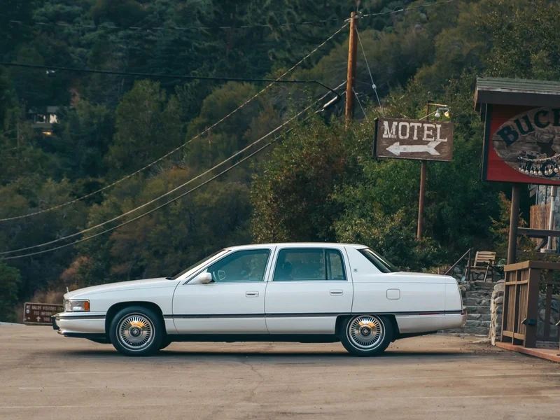 1995 Cadillac DeVille Base 7