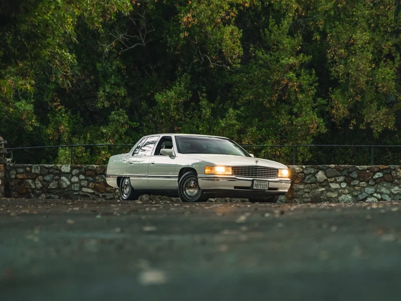 1995 Cadillac DeVille Base 10
