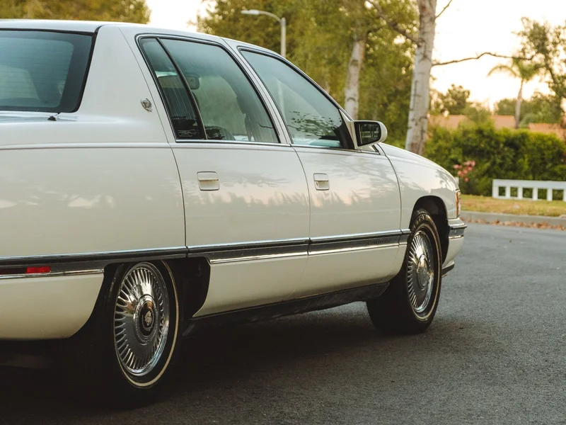 1995 Cadillac DeVille Base 11