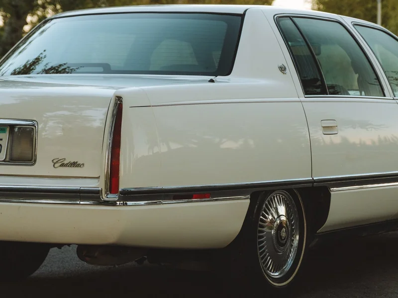 1995 Cadillac DeVille Base 12