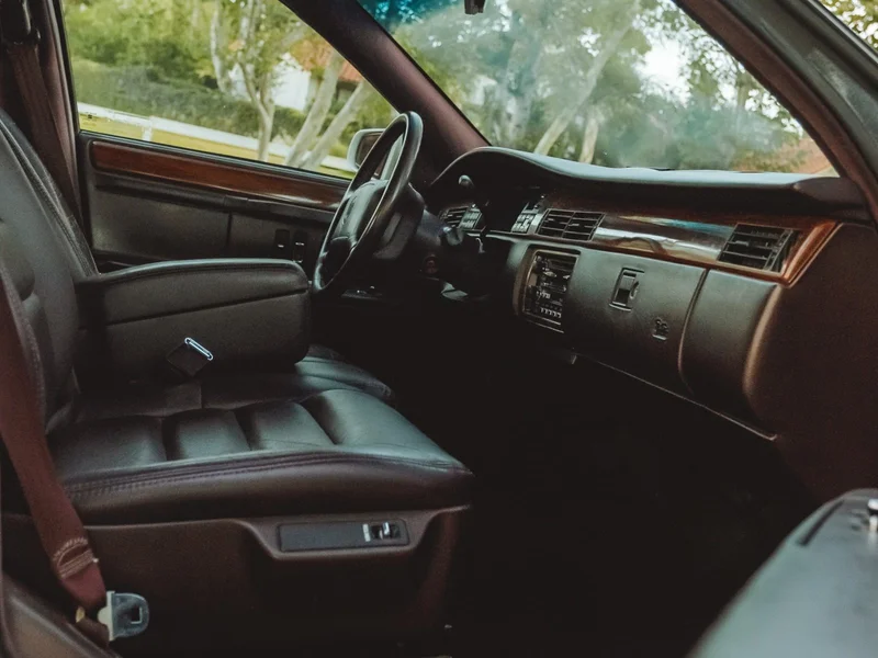 1995 Cadillac DeVille Base 16