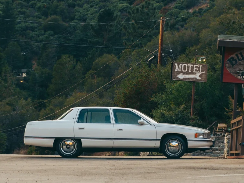 1995 Cadillac DeVille Base 17