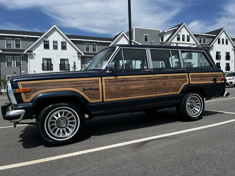 1988 Jeep Grand Wagoneer