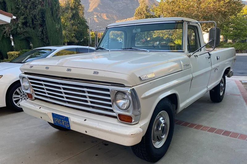 1967 Ford F-250 3/4 2
