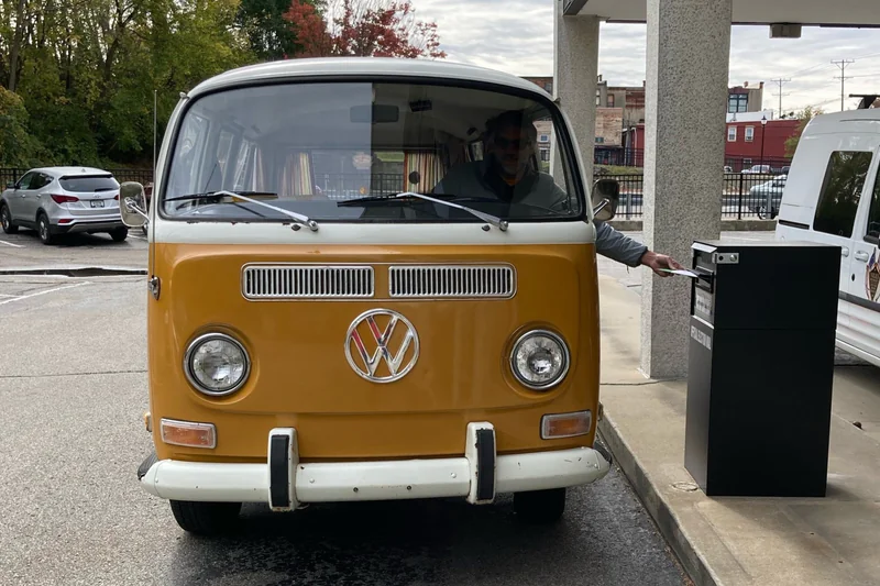 1971 Volkswagen Bus passenger bus 2