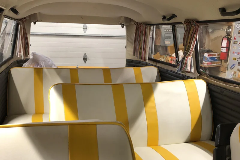 1971 Volkswagen Bus passenger bus 7