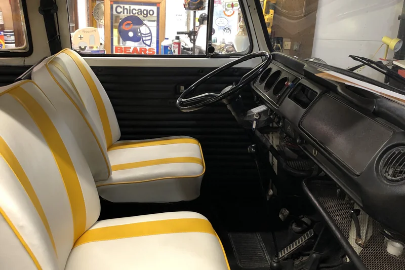 1971 Volkswagen Bus passenger bus 8