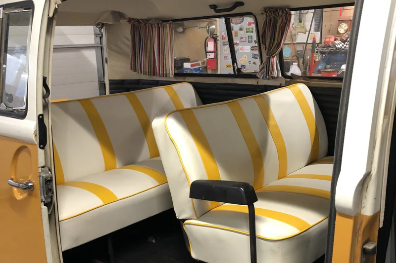 1971 Volkswagen Bus passenger bus 9