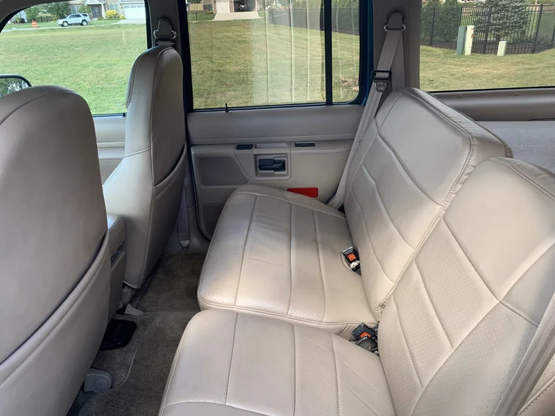 1993 Ford Explorer Base 14