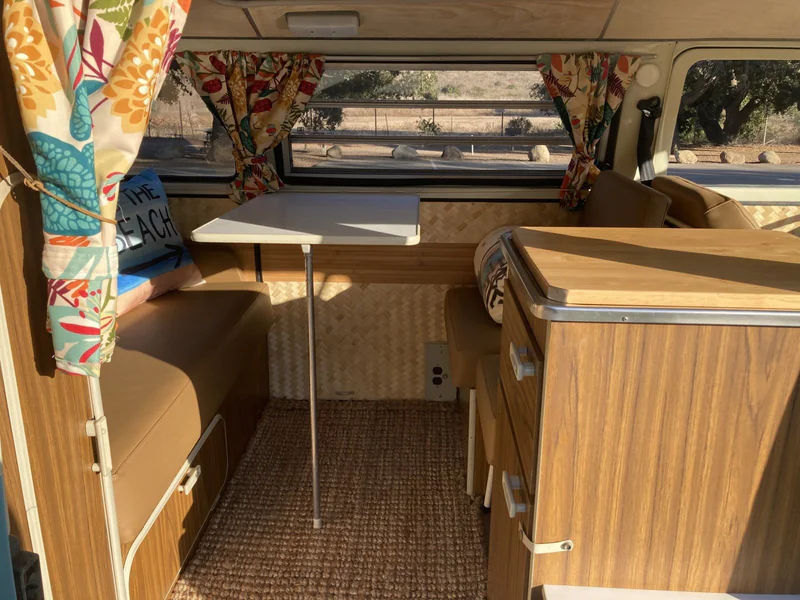 1972 Volkswagen Transporter (Van) 12