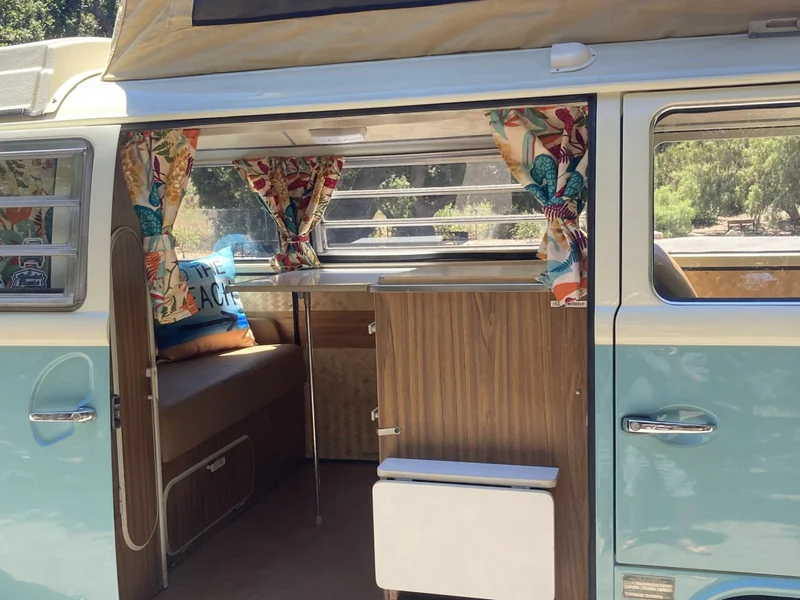 1972 Volkswagen Transporter (Van) 13