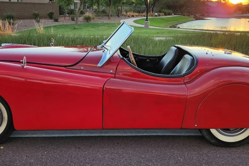 1952 Jaguar XK120G Roadster Replica 2